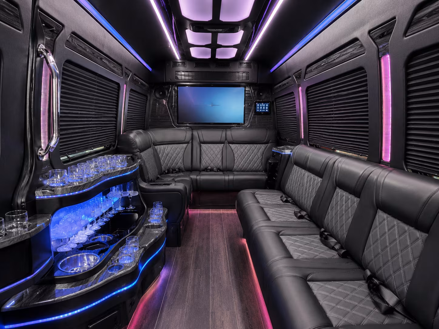 providencecoachbuscompany com is ready to help you find prom transportation across all of rhode island